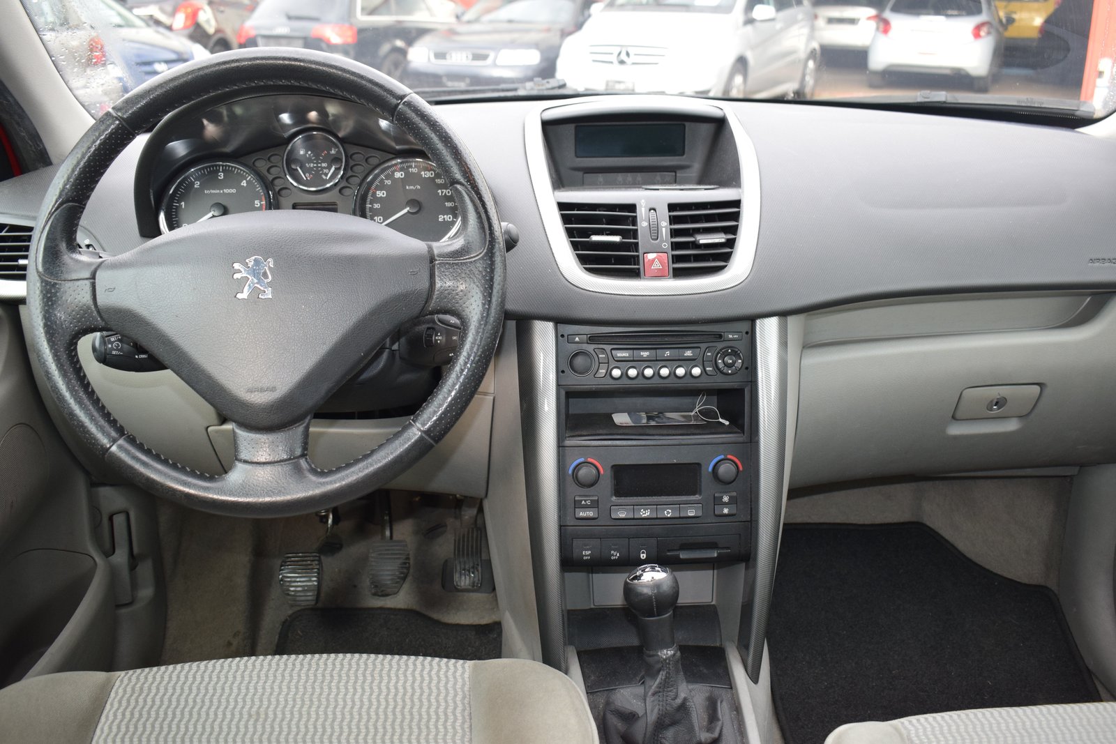 PEUGEOT 207 1.6 HDI XSI, Diesel, Occasion / Gebraucht, Handschaltung - 5
