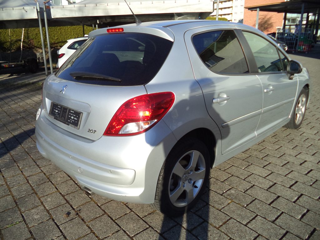 PEUGEOT 207 1.6 16V Allure, Essence, Occasion / Utilisé, Automatique - 4