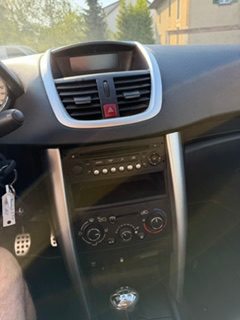 PEUGEOT 207 1.4 16V 95 Swiss Edition AC, Essence, Occasion / Utilisé, Manuelle - 4