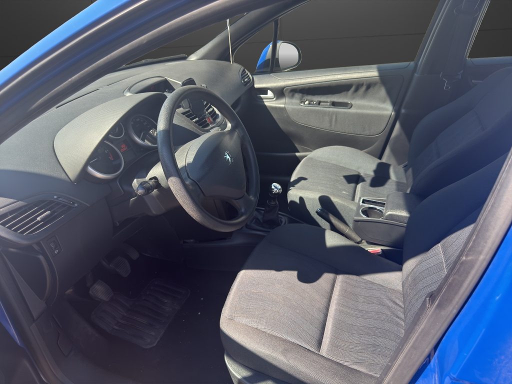 PEUGEOT 207 1.4 Look, Petrol, Second hand / Used, Manual - 7