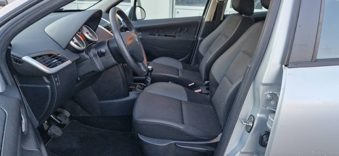 PEUGEOT 207 1.4 16V 95 Trendy Clim, Benzin, Occasion / Gebraucht, Handschaltung - 4