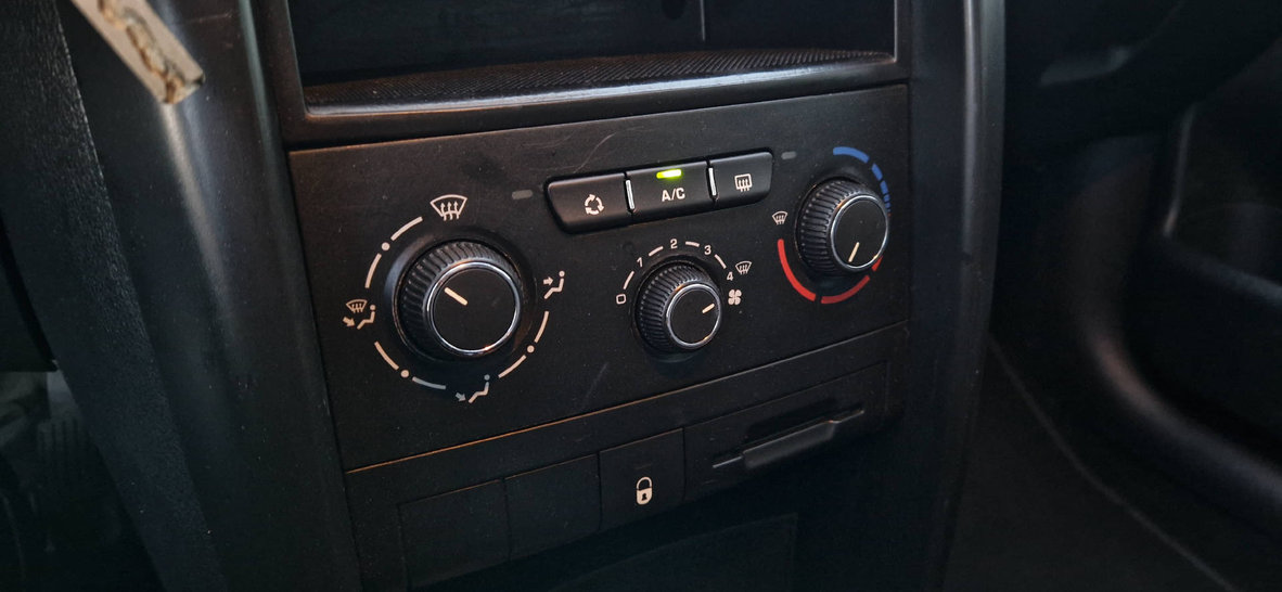 PEUGEOT 207 1.4 16V 95 Trendy Clim, Benzin, Occasion / Gebraucht, Handschaltung - 7