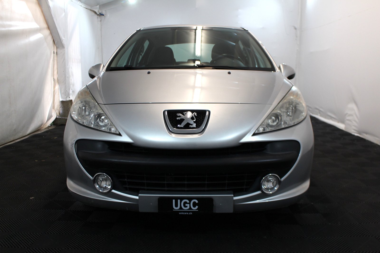 PEUGEOT 207 1.4 16V 95 Trendy, Essence, Occasion / Utilisé, Automatique - 2