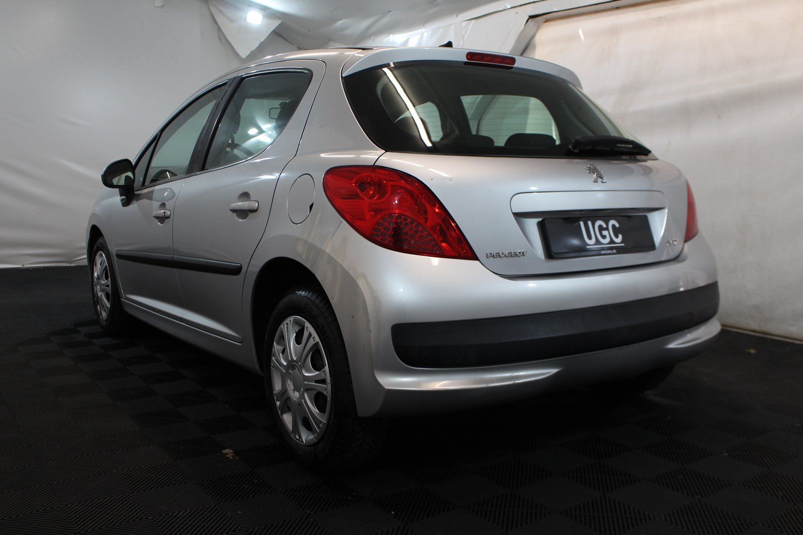 PEUGEOT 207 1.4 16V 95 Trendy, Essence, Occasion / Utilisé, Automatique - 4