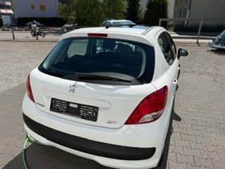 PEUGEOT 207 1.4 16V 95 Swiss Edition AC, Essence, Occasion / Utilisé, Manuelle - 3