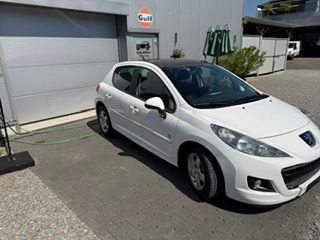 PEUGEOT 207 1.4 16V 95 Swiss Edition AC, Essence, Occasion / Utilisé, Manuelle - 4