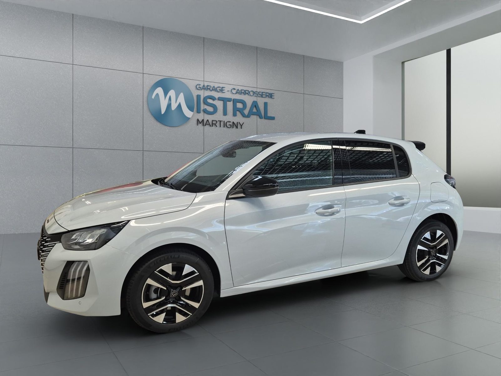 PEUGEOT 208 1.2 Hybrid Allure Premium