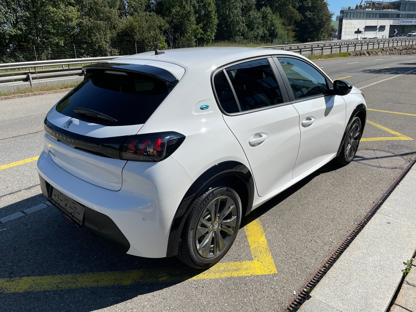 PEUGEOT 208 Elektrik Active Pack, 3-Phasenladung, Elektro, Neuwagen, Automat - 5