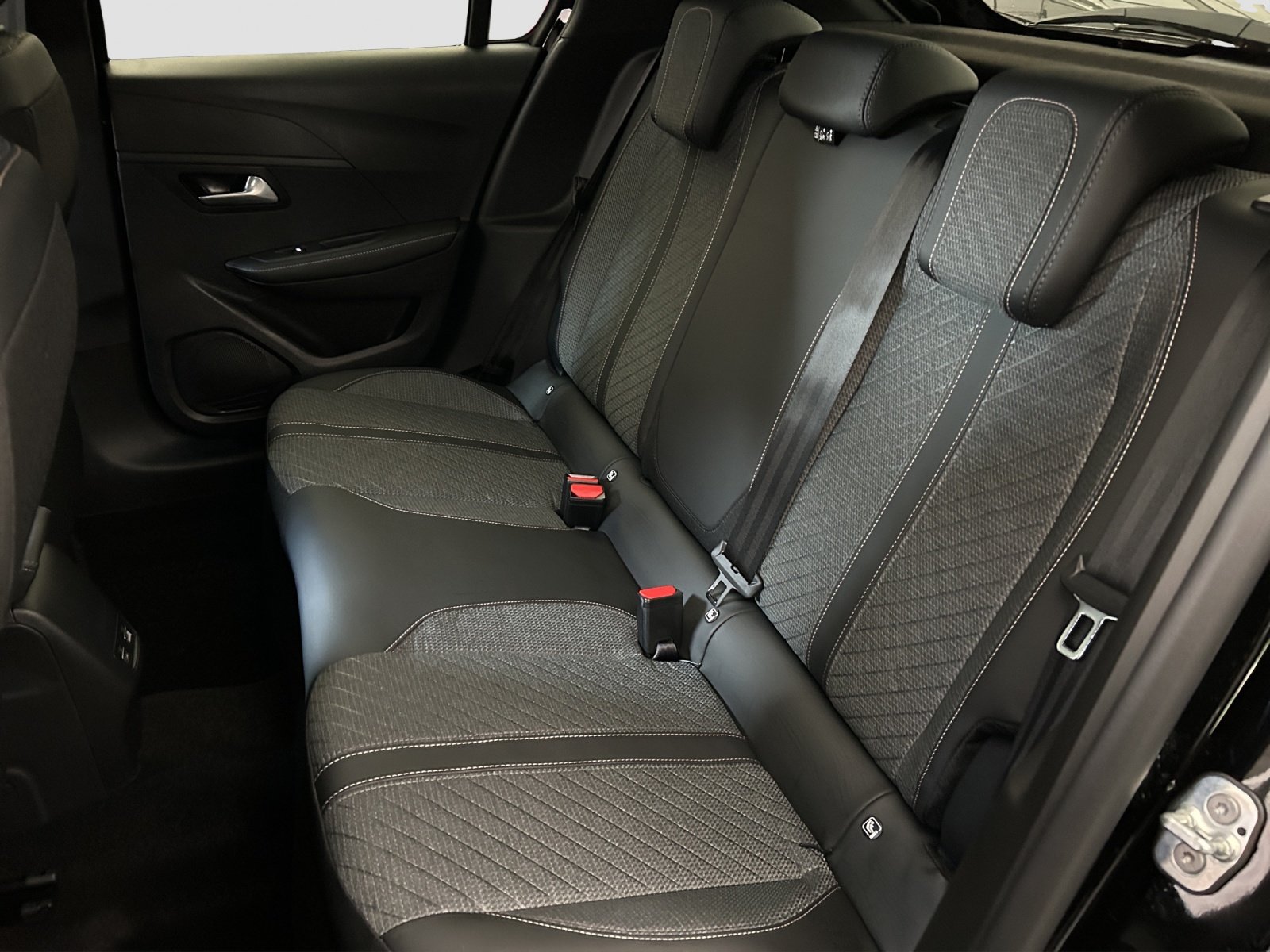 PEUGEOT 208 1.2 MHEV 110 Allure - NAVI - Rückfahrkamera, Mild-Hybrid Benzin/Elektro, Neuwagen, Automatik - 7
