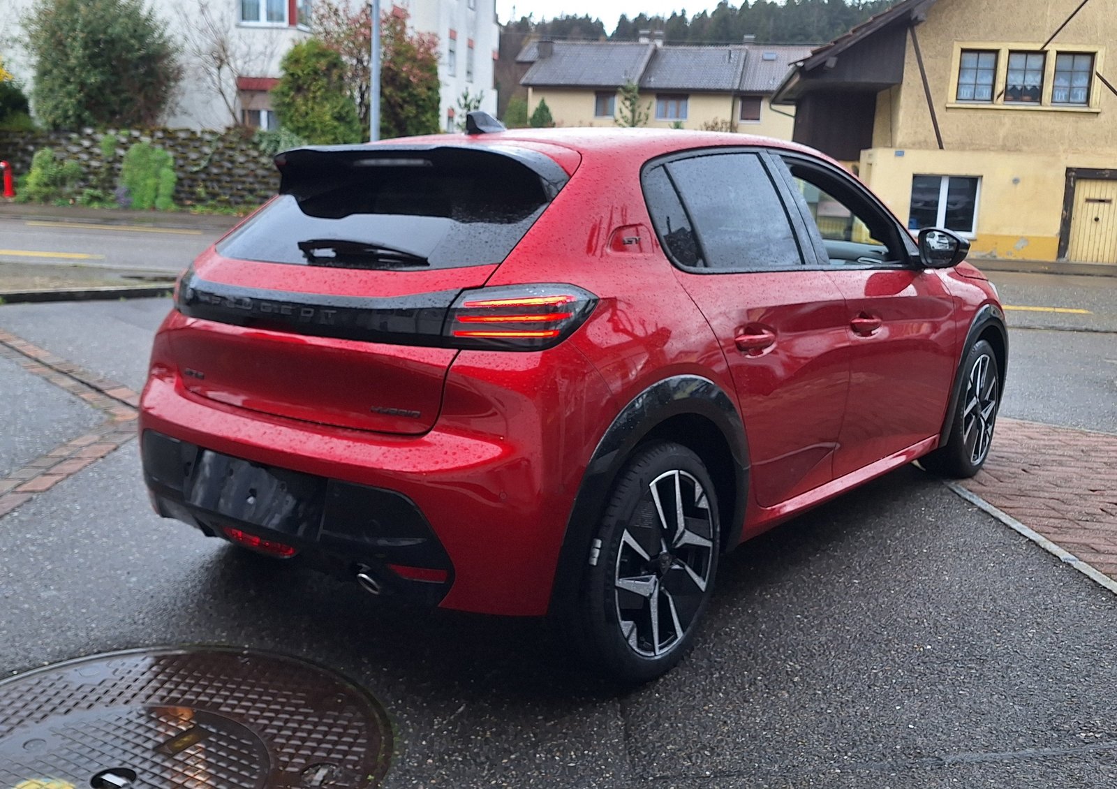 PEUGEOT 208 MHEV GT Helvetia, Mild-Hybrid Benzin/Elektro, Neuwagen, Automatik - 3