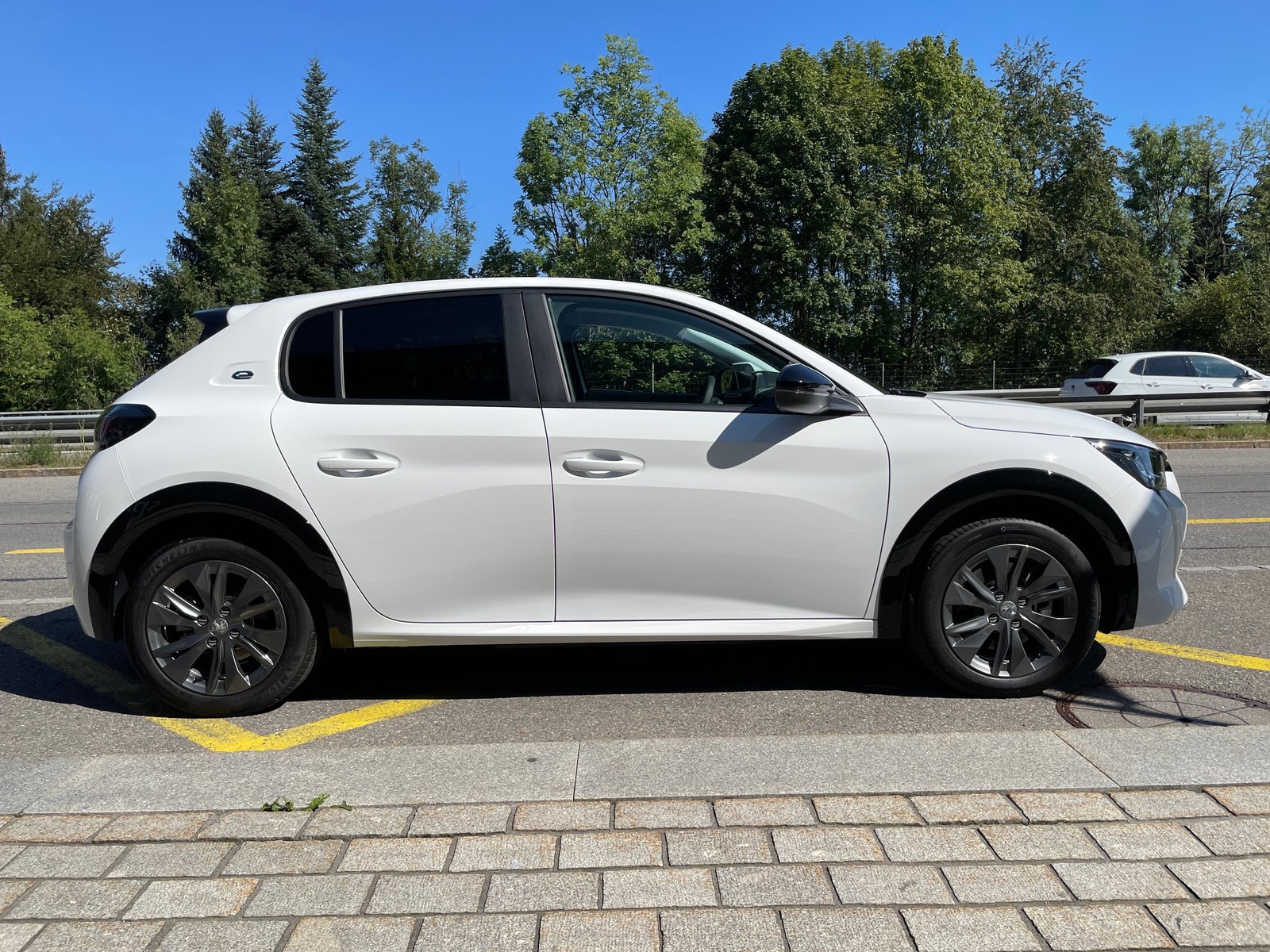 PEUGEOT 208 Elektrik Active Pack, 3-Phasenladung, Elettrica, Auto nuove, Automatico - 4
