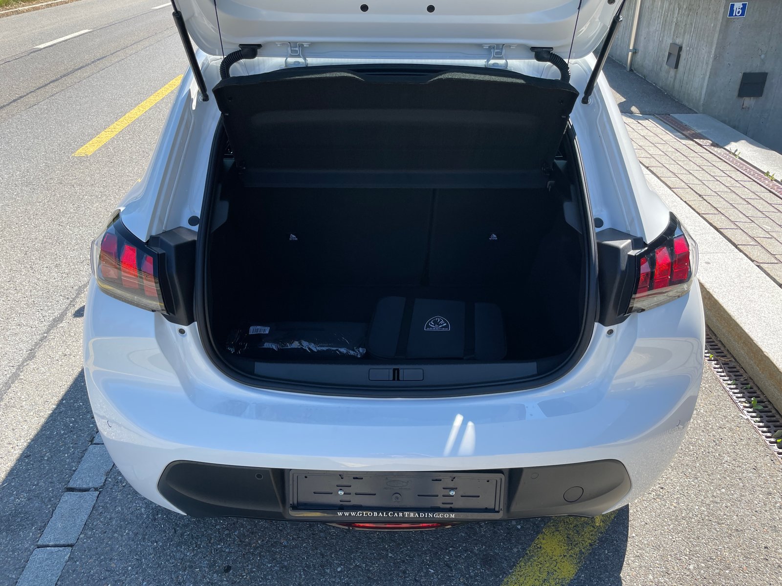 PEUGEOT 208 Elektrik Active Pack, 3-Phasenladung, Elettrica, Auto nuove, Automatico - 7