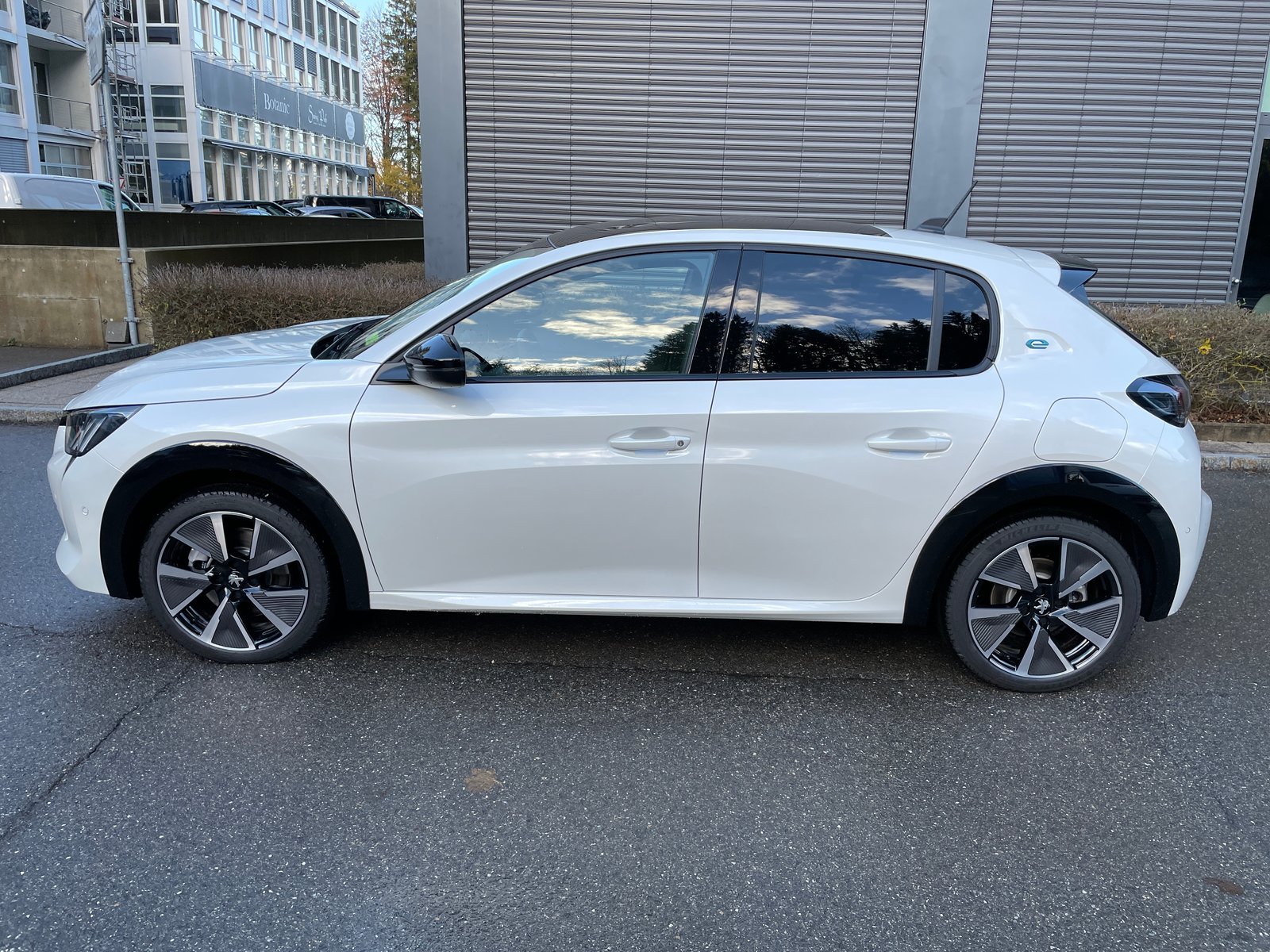 PEUGEOT 208 Elektrik GT Pack 3 Phasen Vollausstattung, Elektro, Neuwagen, Automatik - 2