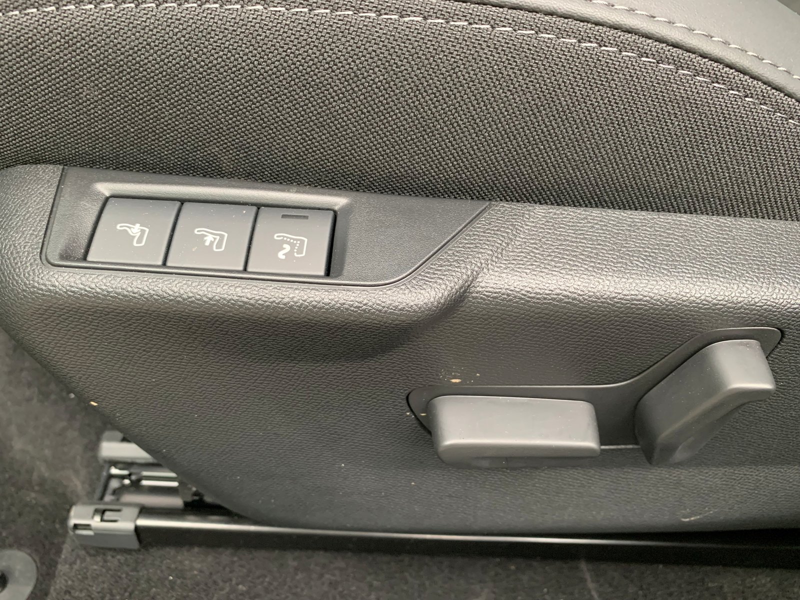 PEUGEOT 208 1.2 MHEV 145 GT, Mild-Hybrid Benzin/Elektro, Neuwagen, Automatik - 6