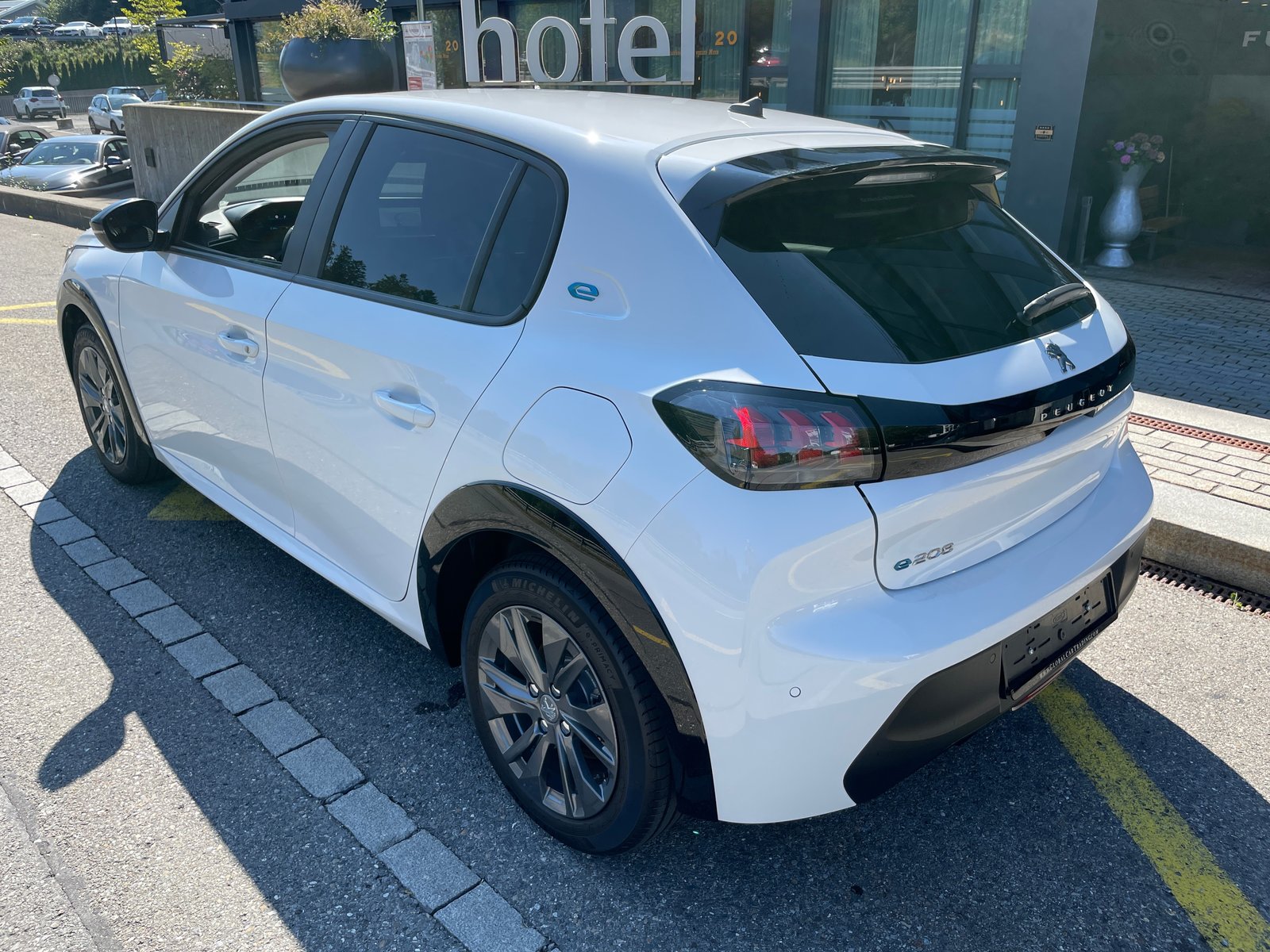 PEUGEOT 208 Elektrik Active Pack, 3-Phasenladung, Elektro, Neuwagen, Automatik - 7