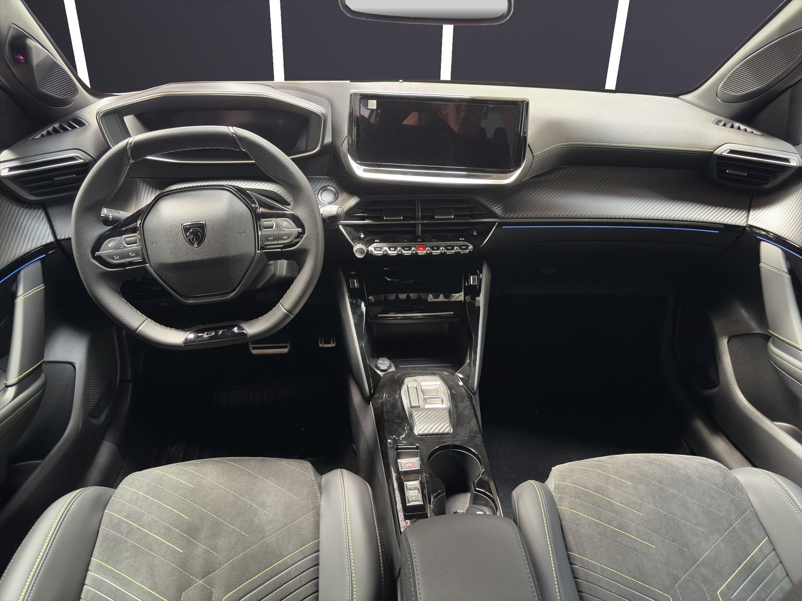 PEUGEOT 208 1.2 MHEV GT, Mild-Hybrid Petrol/Electric, New car, Automatic - 7