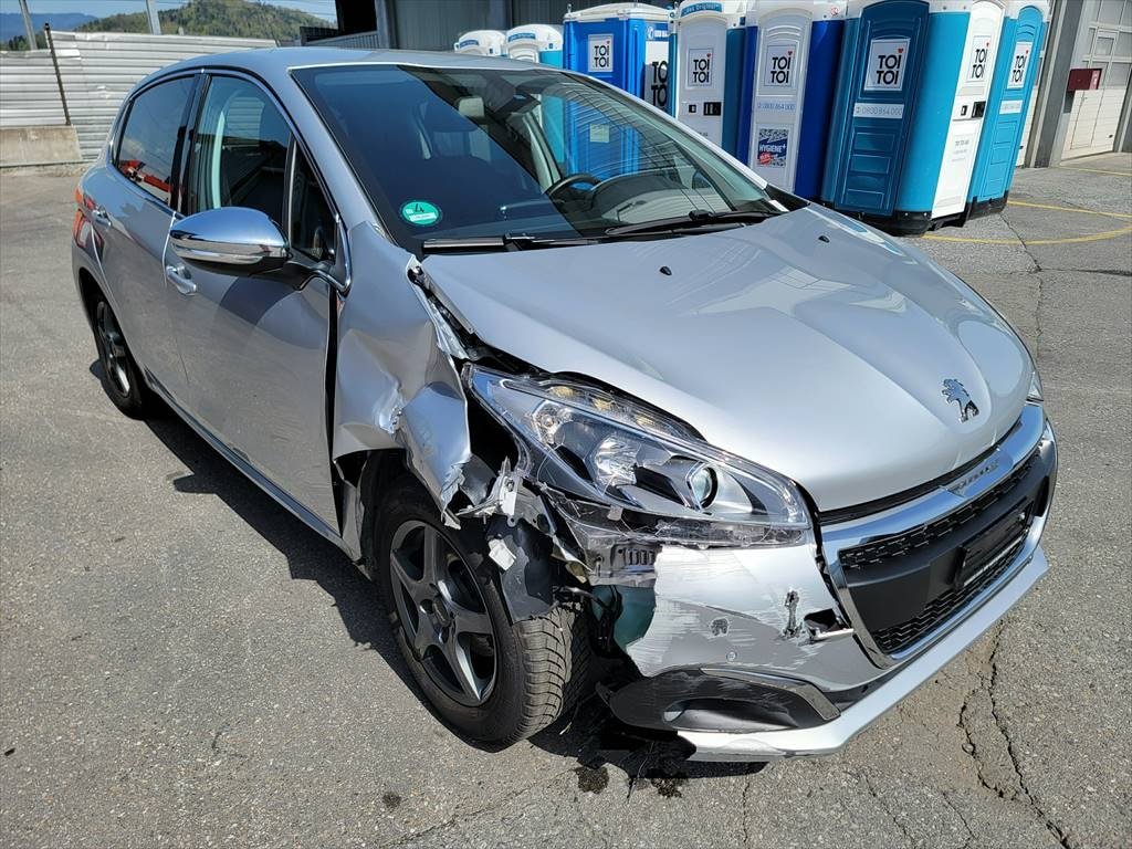 PEUGEOT 208 1.2 PureTech Allure EAT6, Petrol, Second hand / Used, Automatic - 7