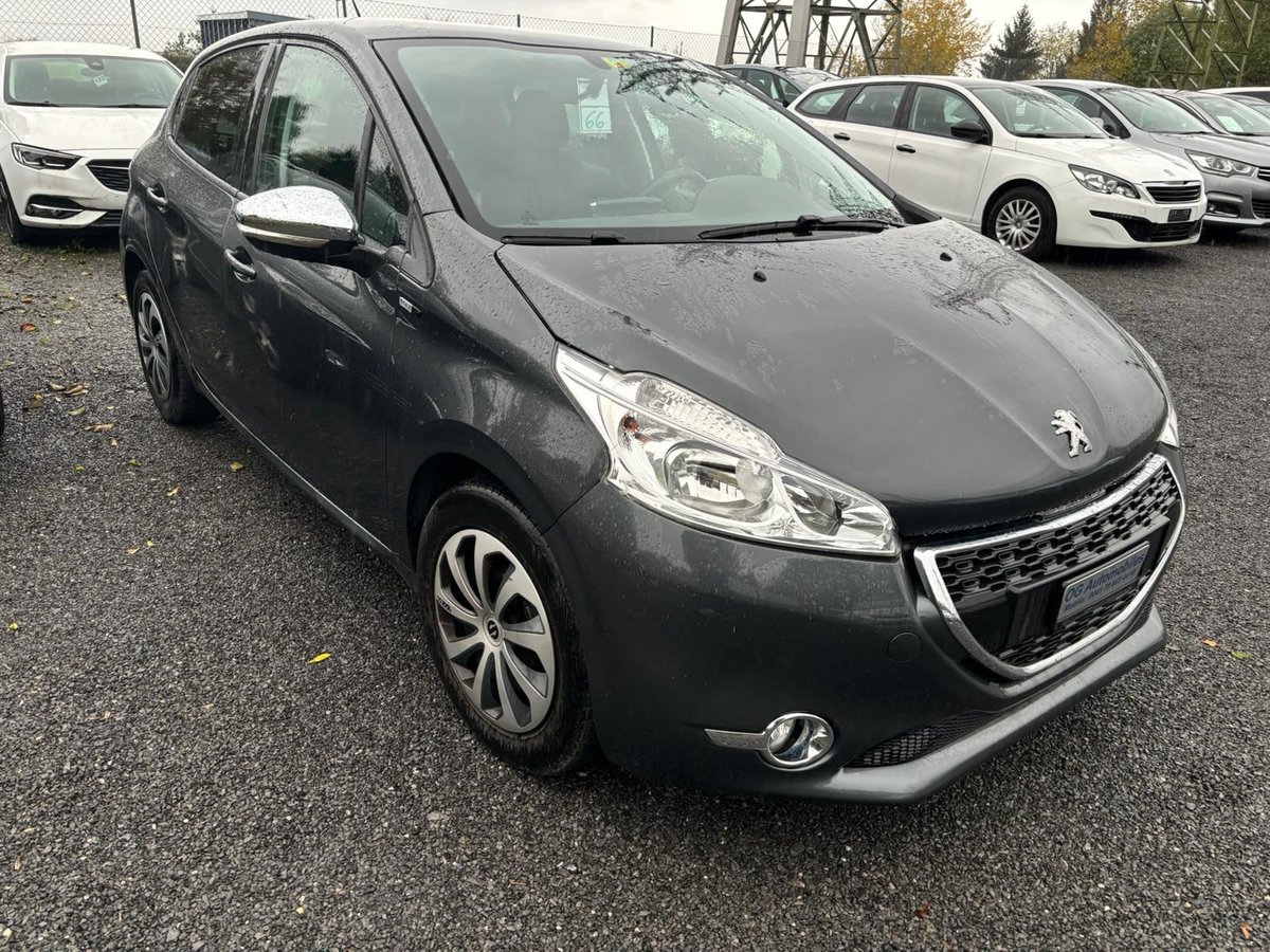 PEUGEOT 208 1.2 VTI Style, Petrol, Second hand / Used, Manual - 2