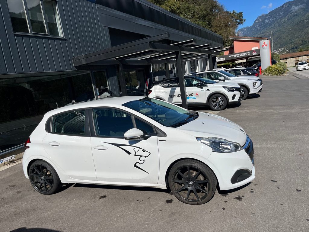 PEUGEOT 208 1.2 PureTech Signature, Benzina, Occasioni / Usate, Manuale - 2