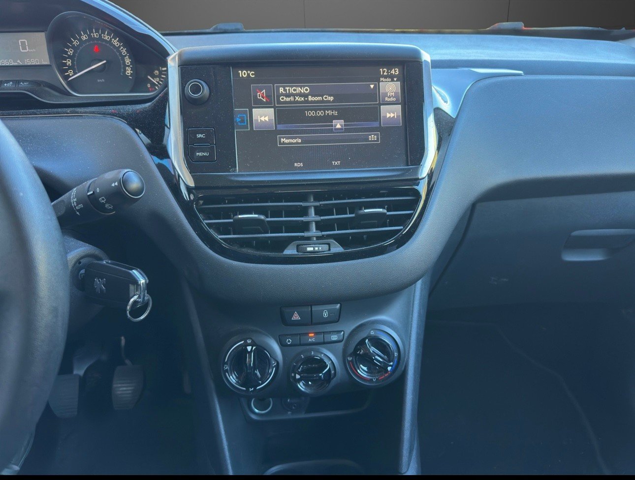 PEUGEOT 208 1.2 PureTech Access, Benzin, Occasion / Gebraucht, Handschaltung - 6