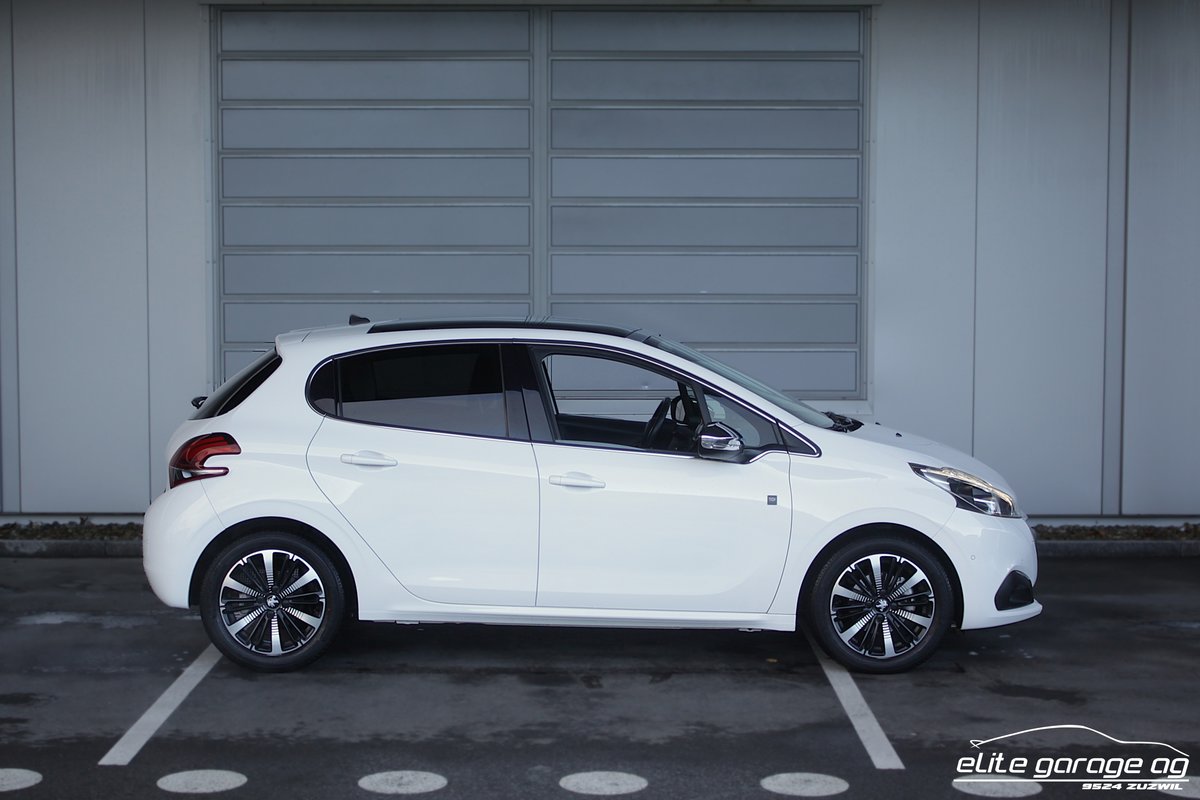 PEUGEOT 208 1.2 PureTech Tech Edition EAT6, Petrol, Second hand / Used, Automatic - 6