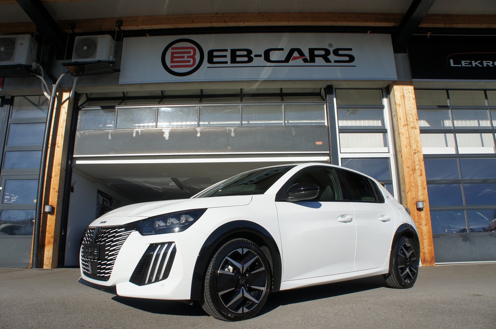 PEUGEOT 208 1.2 MHEV 145 GT