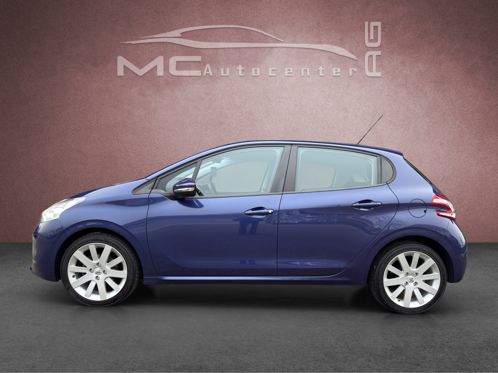 PEUGEOT 208 1.2 VTI Intuitive, Benzin, Occasion / Gebraucht, Handschaltung - 2