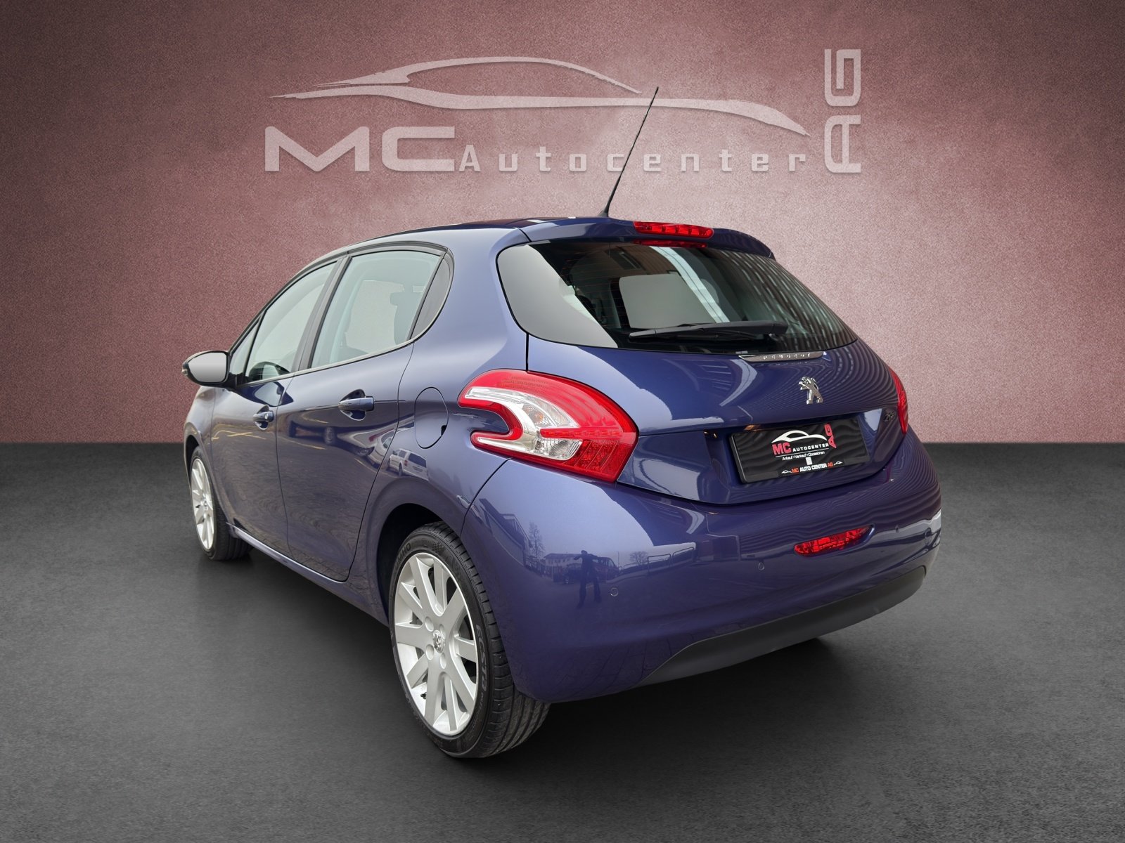 PEUGEOT 208 1.2 VTI Intuitive, Benzin, Occasion / Gebraucht, Handschaltung - 3