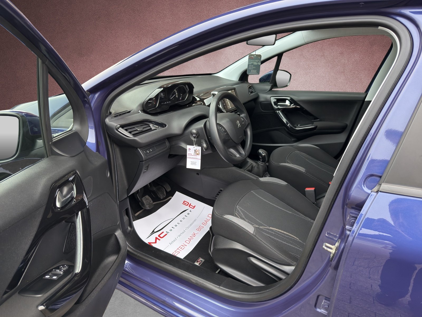 PEUGEOT 208 1.2 VTI Intuitive, Benzin, Occasion / Gebraucht, Handschaltung - 6