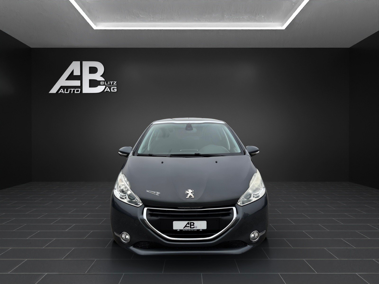 PEUGEOT 208 1.2 THP Allure