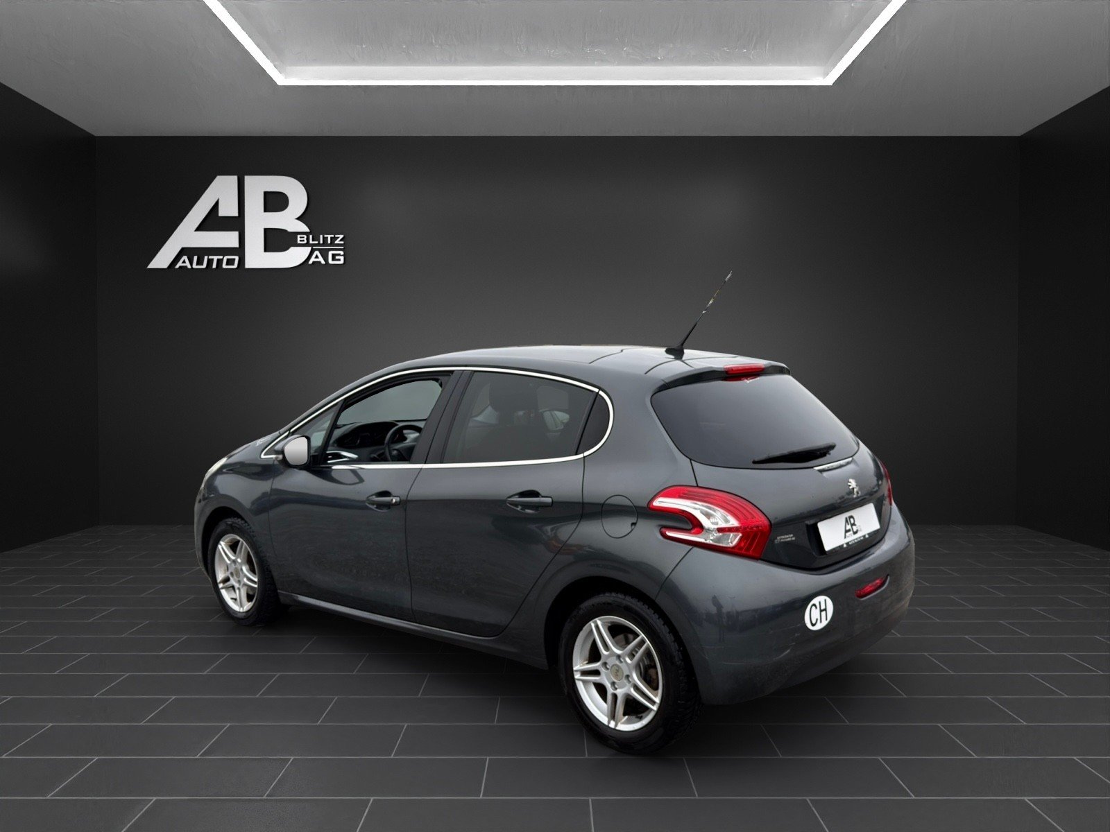 PEUGEOT 208 1.2 THP Allure, Essence, Occasion / Utilisé, Manuelle - 3