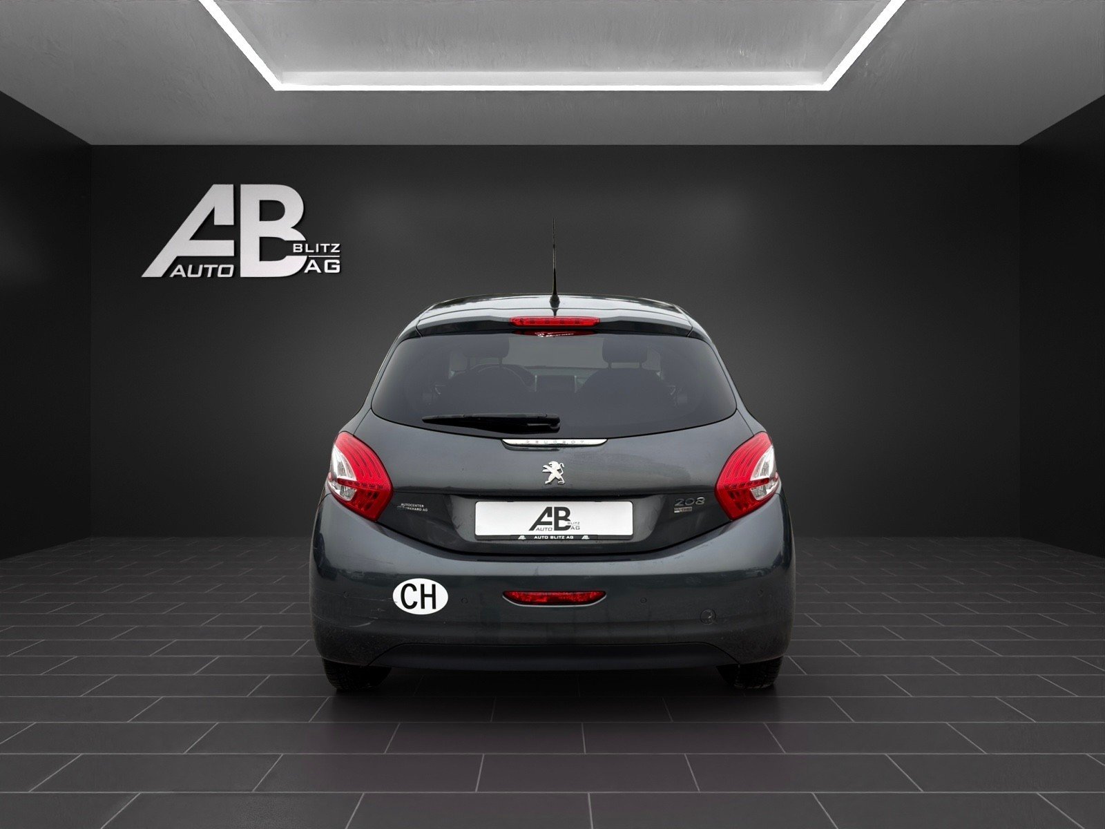 PEUGEOT 208 1.2 THP Allure, Essence, Occasion / Utilisé, Manuelle - 4