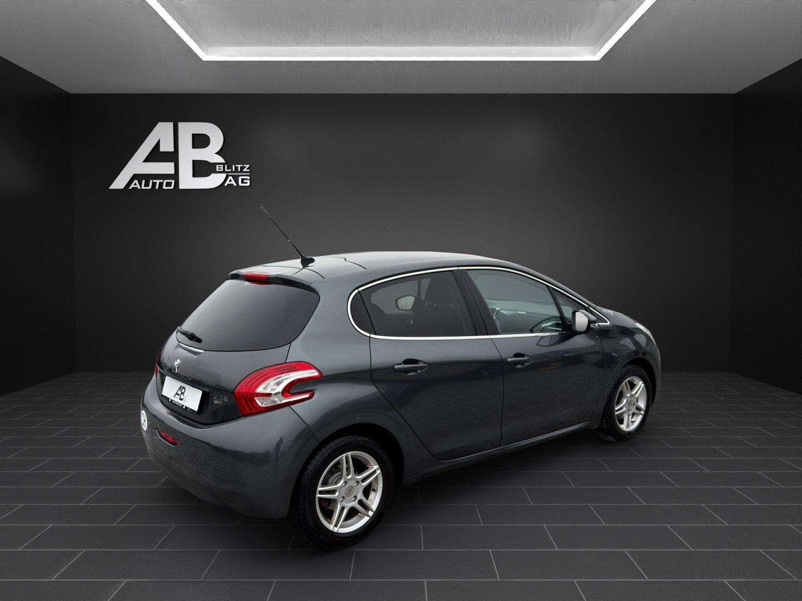 PEUGEOT 208 1.2 THP Allure, Essence, Occasion / Utilisé, Manuelle - 5