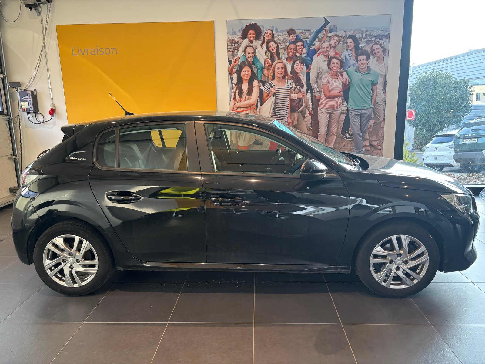 PEUGEOT 208 1.2 PureTech Active, Essence, Occasion / Utilisé, Manuelle - 4