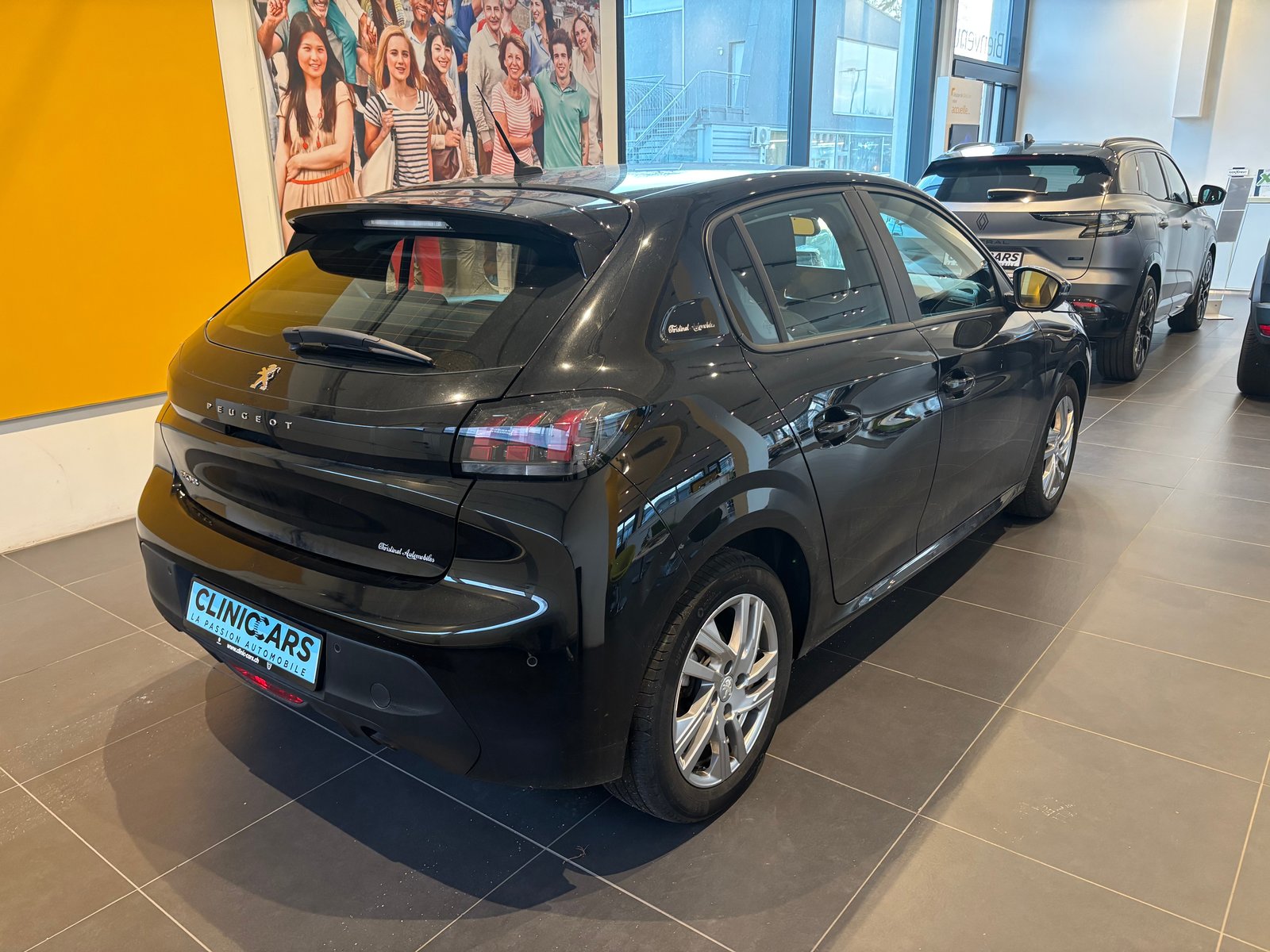 PEUGEOT 208 1.2 PureTech Active, Essence, Occasion / Utilisé, Manuelle - 6