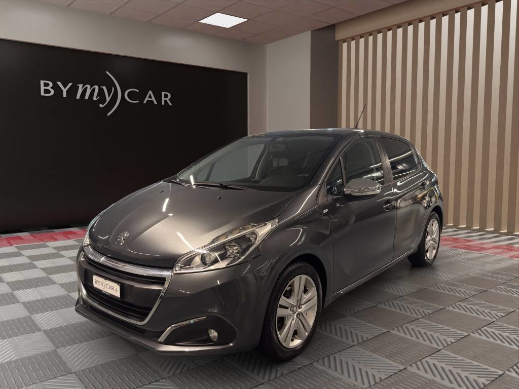PEUGEOT 208 1.2 PureTech Style, Benzin, Occasion / Gebraucht, Handschaltung - 2