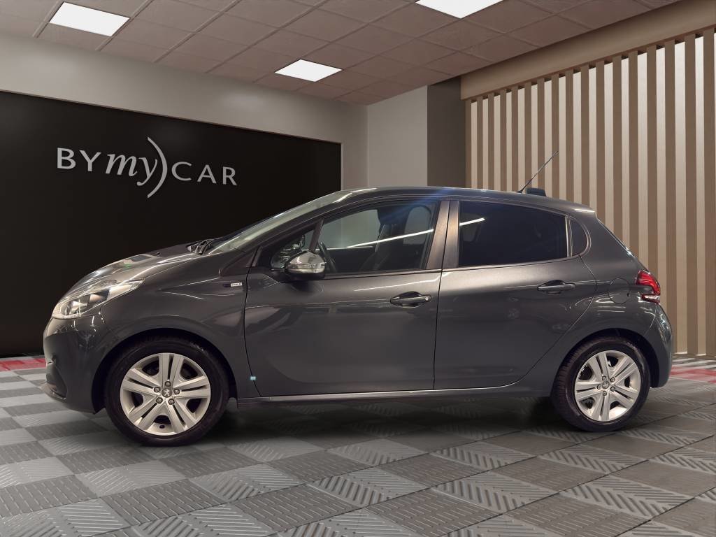 PEUGEOT 208 1.2 PureTech Style, Benzin, Occasion / Gebraucht, Handschaltung - 4