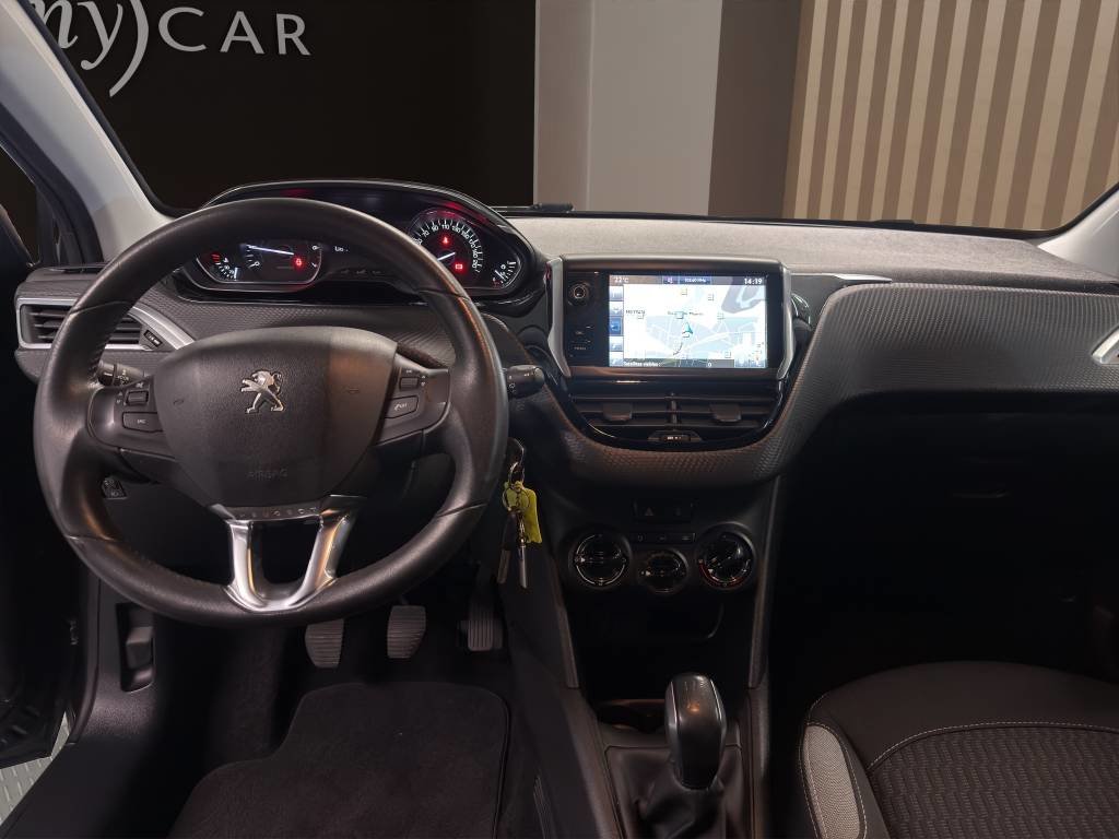 PEUGEOT 208 1.2 PureTech Style, Benzin, Occasion / Gebraucht, Handschaltung - 5