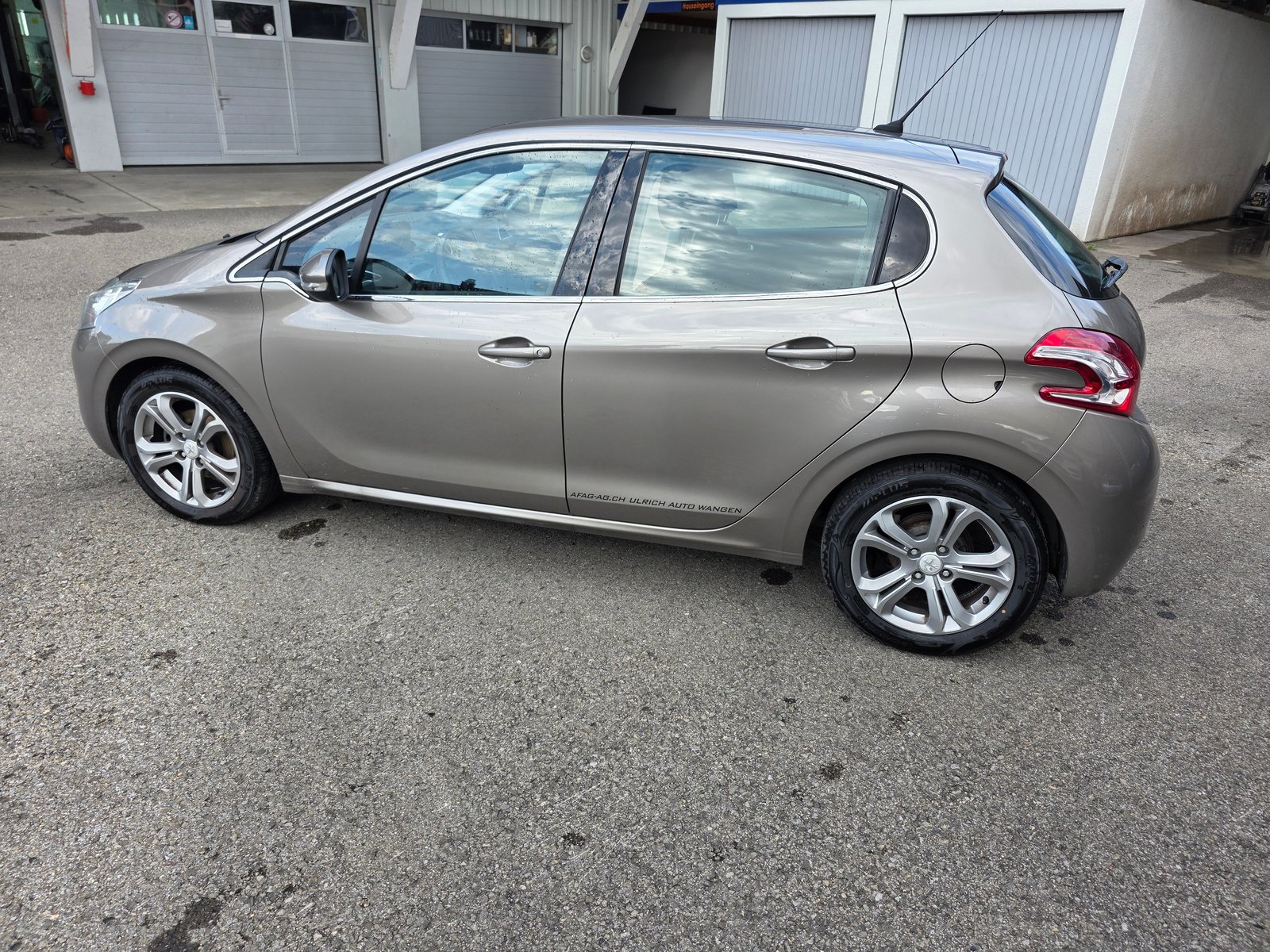 PEUGEOT 208 1.2 VTI Active, Essence, Occasion / Utilisé, Manuelle - 6