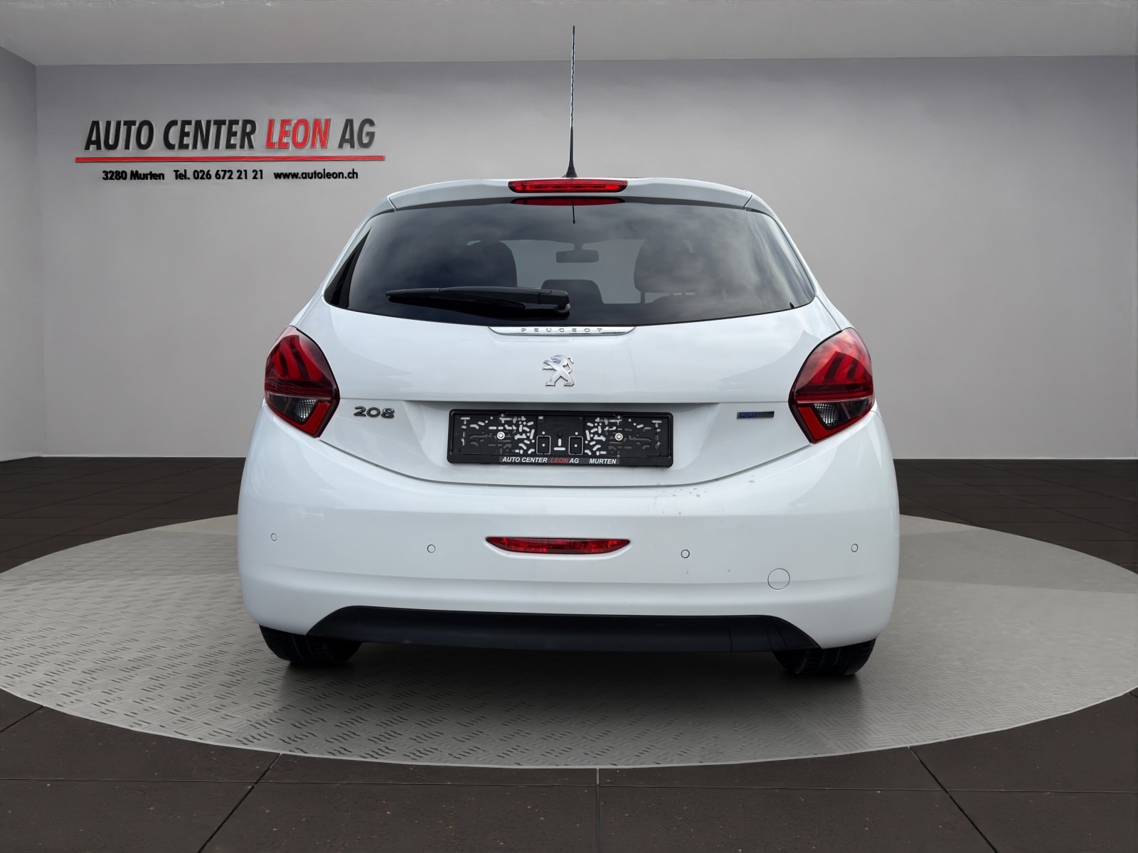 PEUGEOT 208 1.2 PureTech Style, Petrol, Second hand / Used, Manual - 5
