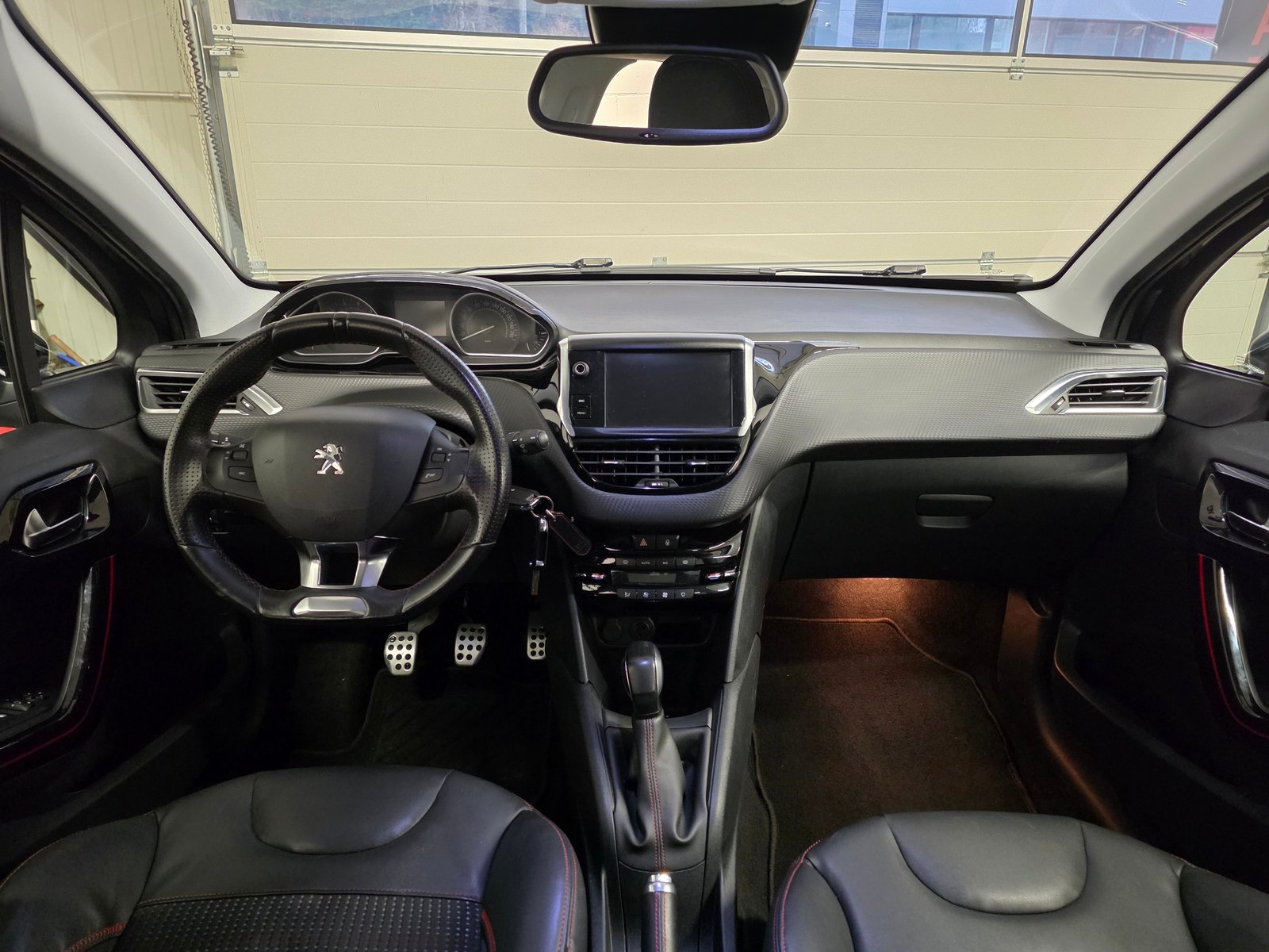 PEUGEOT 208 1.2 PureTech GT Line, Petrol, Second hand / Used, Manual - 6