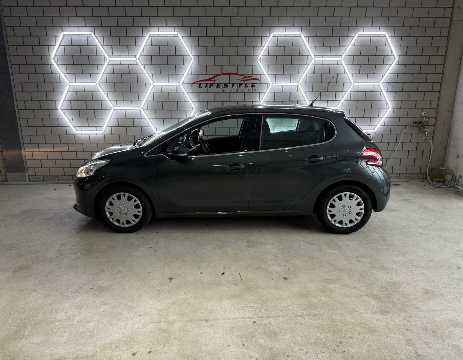 PEUGEOT 208 1.6 VTI Allure Automatik, Petrol, Second hand / Used, Automatic - 2