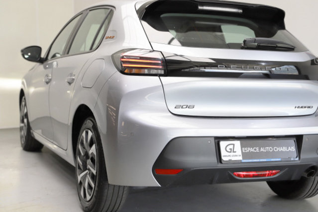 PEUGEOT 208 1.2 MHEV 110 Style, Mild-Hybrid Benzin/Elektro, Occasion / Gebraucht, Automatik - 4