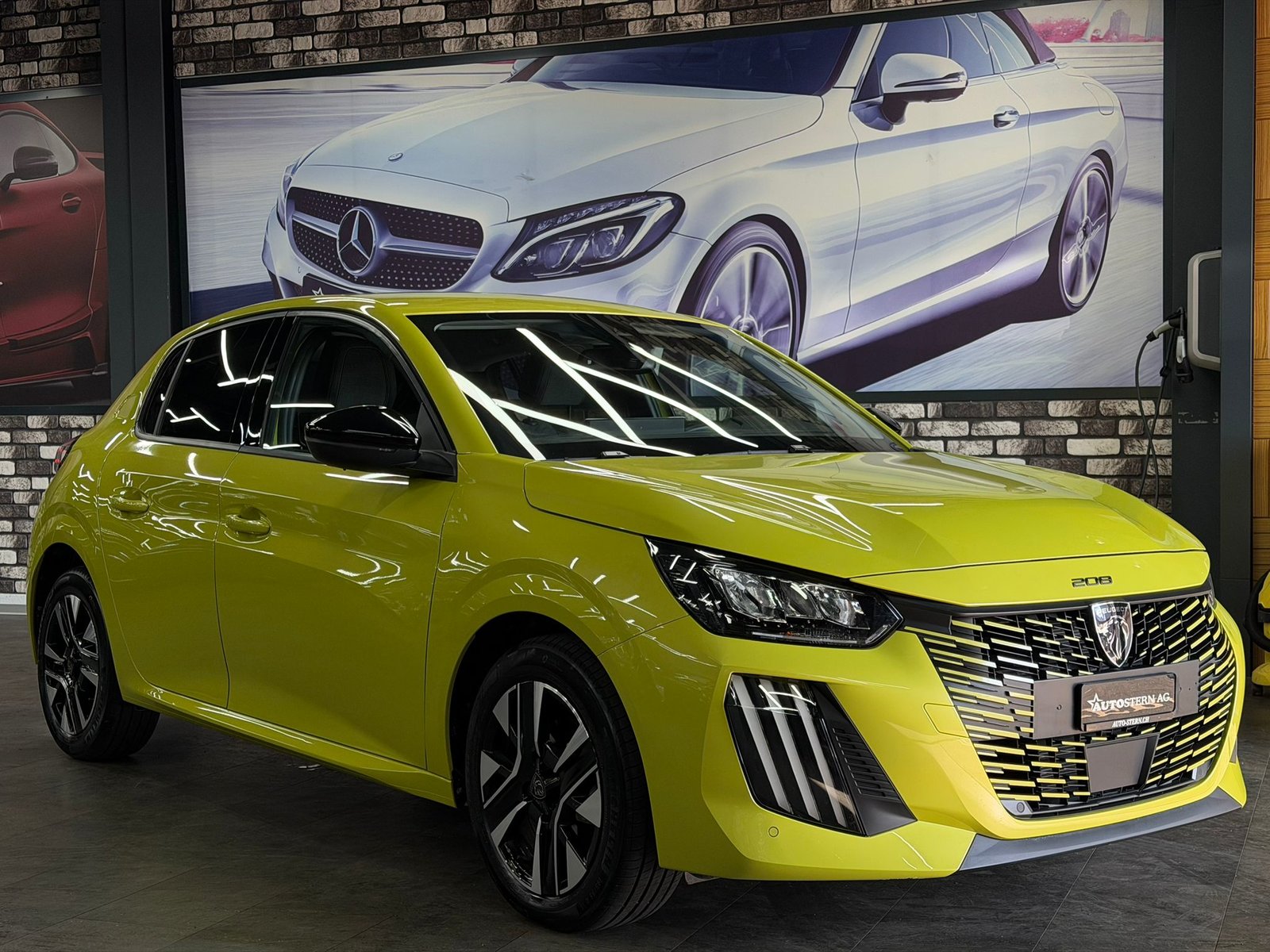 PEUGEOT 208 1.2 PureTech Allure, Benzin, Occasion / Gebraucht, Handschaltung - 4