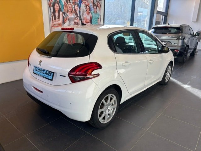 PEUGEOT 208 1.2 PureTech Allure, Benzin, Occasion / Gebraucht, Handschaltung - 5