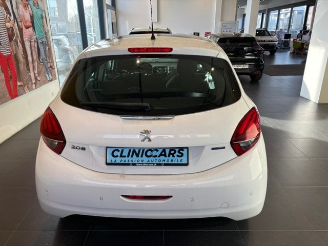 PEUGEOT 208 1.2 PureTech Allure, Benzin, Occasion / Gebraucht, Handschaltung - 7