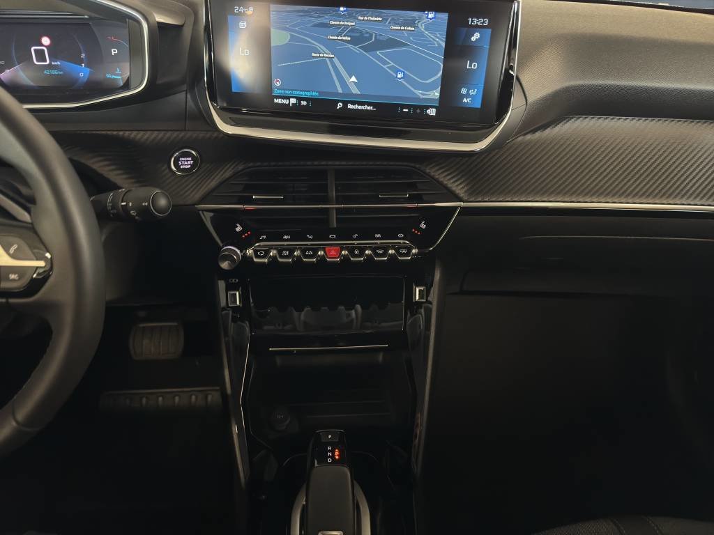 PEUGEOT 208 1.2 PureTech Allure Pack EAT8, Benzin, Occasion / Gebraucht, Automatik - 7