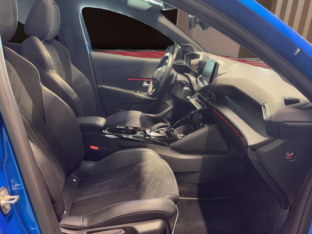 PEUGEOT 208 1.2 PureTech GT Pack EAT8, Benzin, Occasion / Gebraucht, Automatik - 7