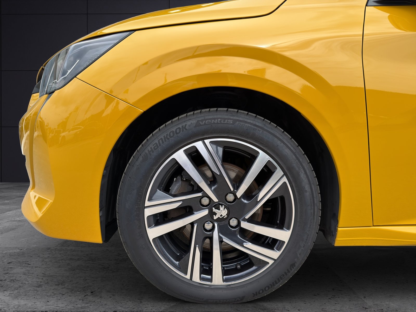 PEUGEOT 208 1.2 Allure, Benzin, Occasion / Gebraucht, Automatik - 5