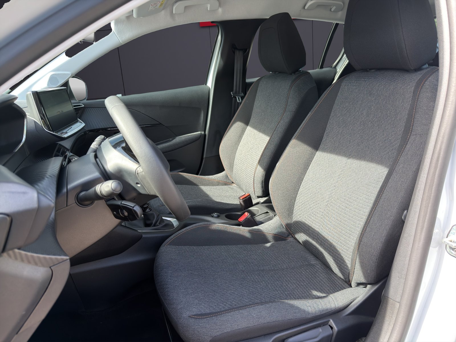 PEUGEOT 208 1.2 PureTech 100 Style, Essence, Occasion / Utilisé, Manuelle - 6